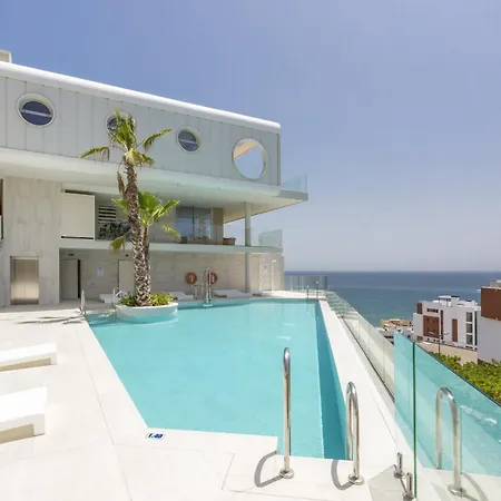 Vivi Homes -vista Mar Pool, Terrace, Golf & Sea View Apartment